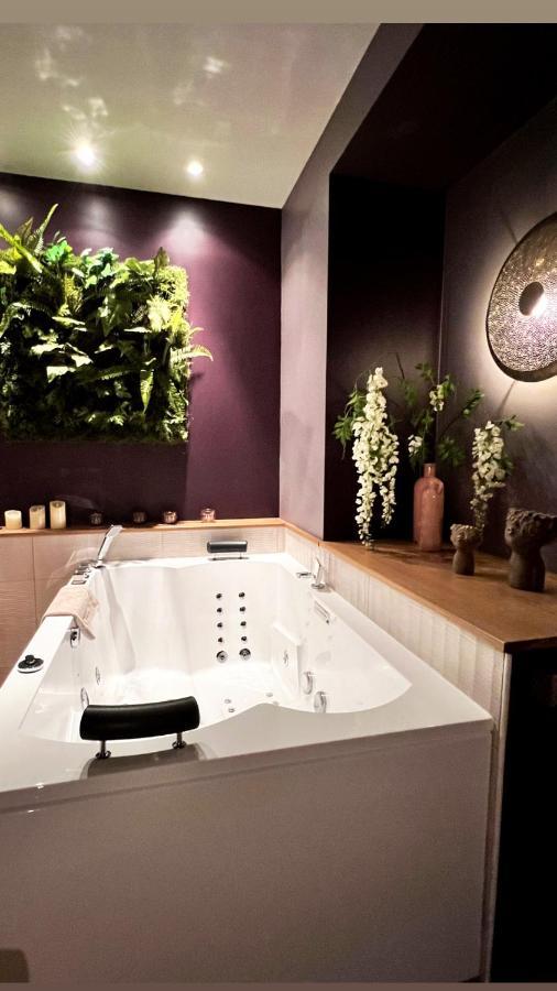 La Planque - Chambres Avec Jacuzzi Fleury-en-Biere Esterno foto
